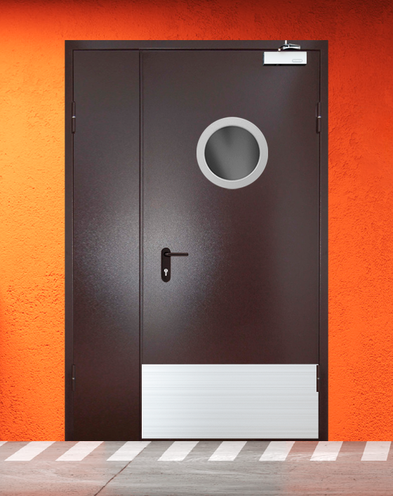 Противопожарная полуторная коричневая дверь порошковым напылением EIS 60 с круглым окном, широким отбойником