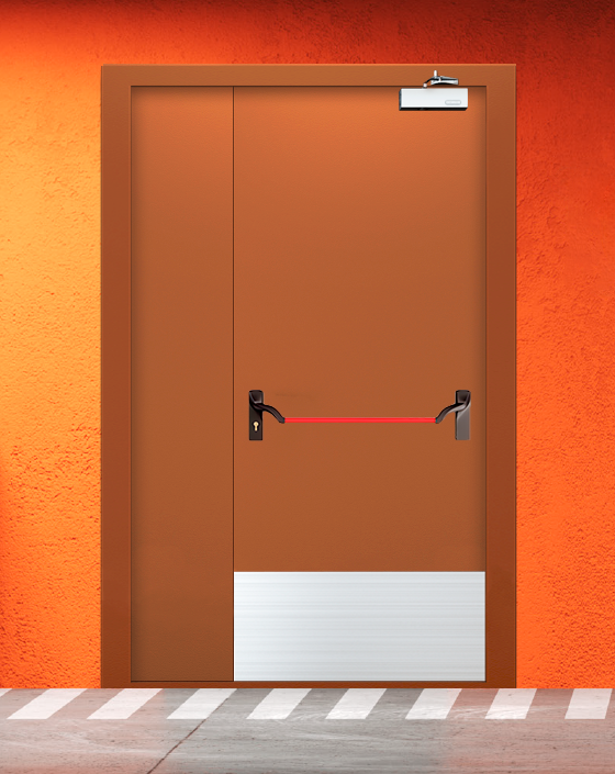 Противопожарная полуторная коричневая дверь EIS 60 с ручкой антипаника, широким отбойником